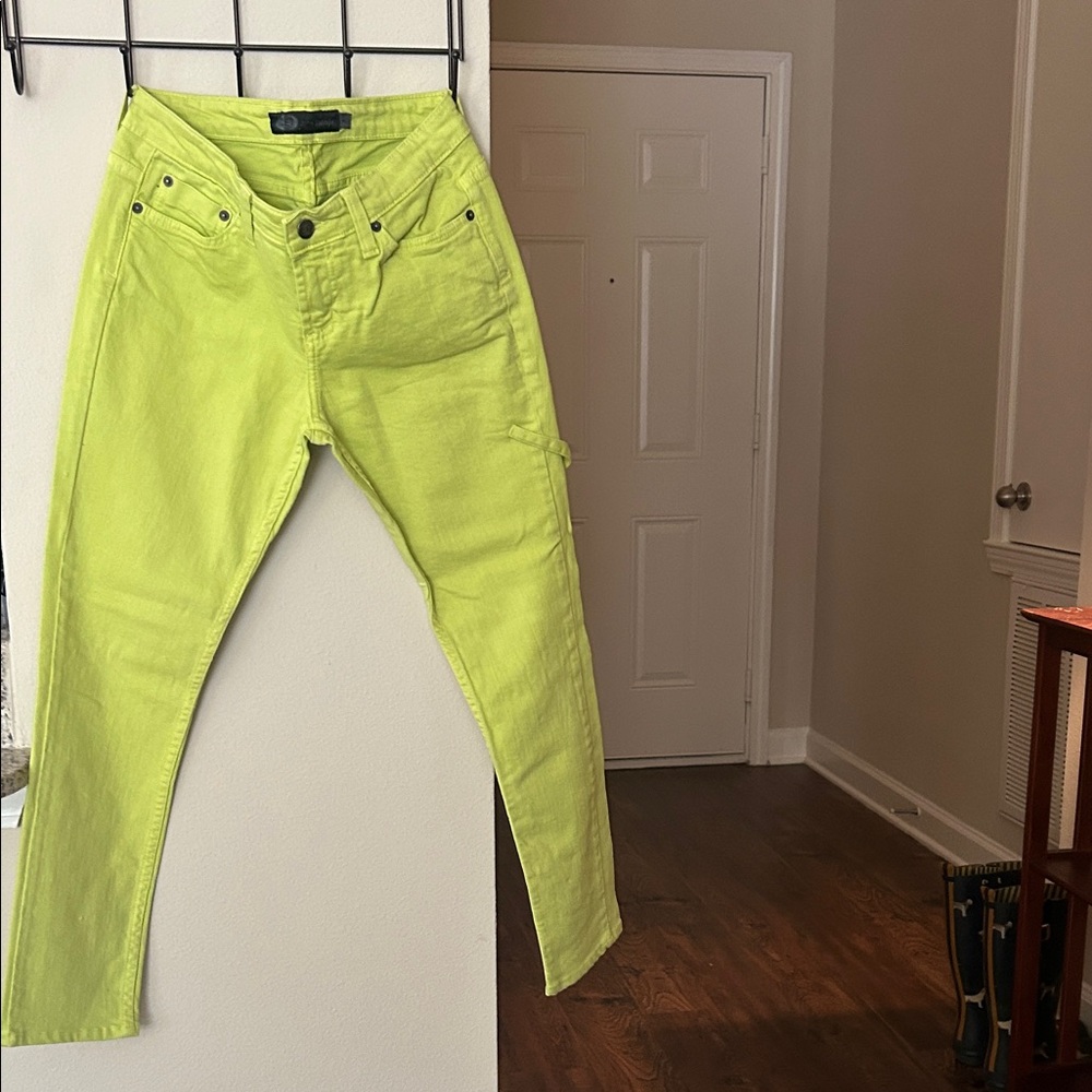 Designer neon jeans, above ankle
